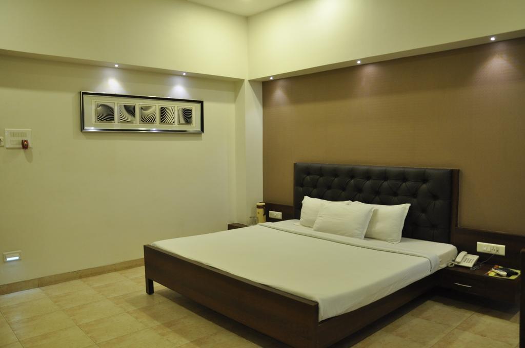 Jabali Palace Hotel จาบัลปูร์ ภายนอก รูปภาพ