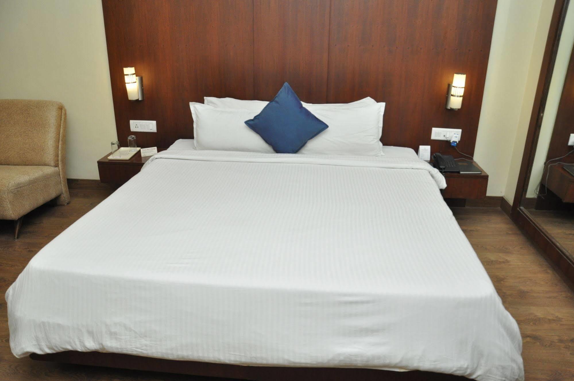 Jabali Palace Hotel จาบัลปูร์ ภายนอก รูปภาพ