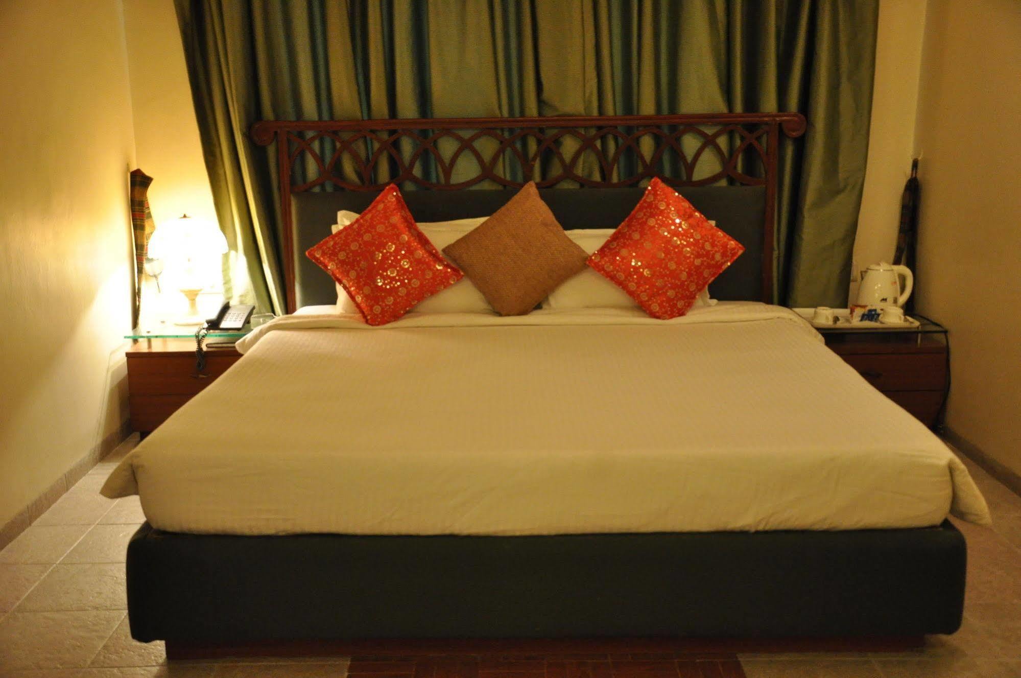 Jabali Palace Hotel จาบัลปูร์ ภายนอก รูปภาพ